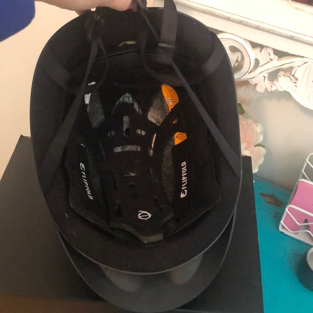 COPY - Tricked Riding Helment - Picture 5 of 6
